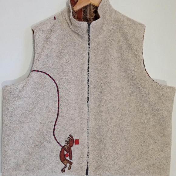 Blair Hickory reversible tapestry/fleece zip up vest w/ Southwestern patch work - Picture 4 of 10